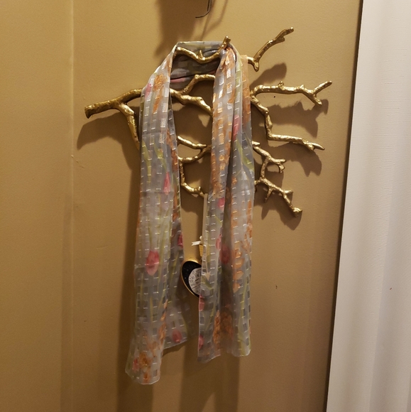 Floral scarf - Picture 1 of 6
